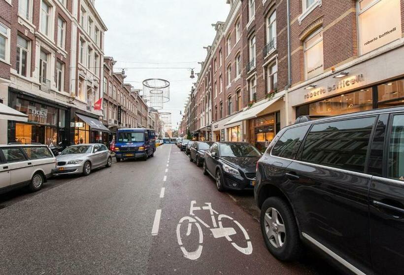 ２ベッドルームデラックスアパートメント, Residences Museum District