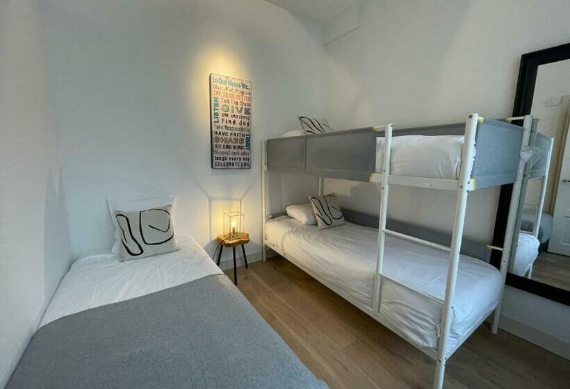 ２ベッドルームデラックスアパートメント, Residences Museum District