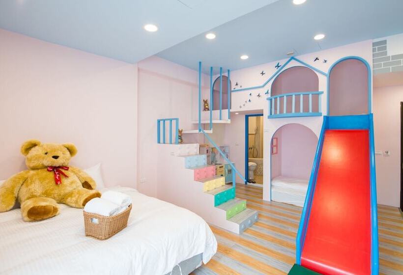اتاق لوکس سه تخته, Sunshine B&b