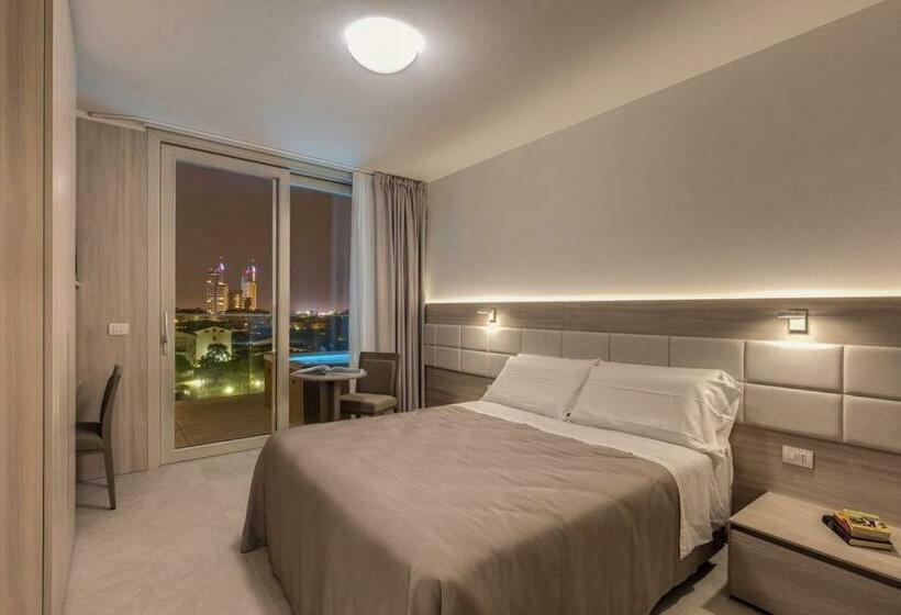 带阳台套房, Sunrise Palace