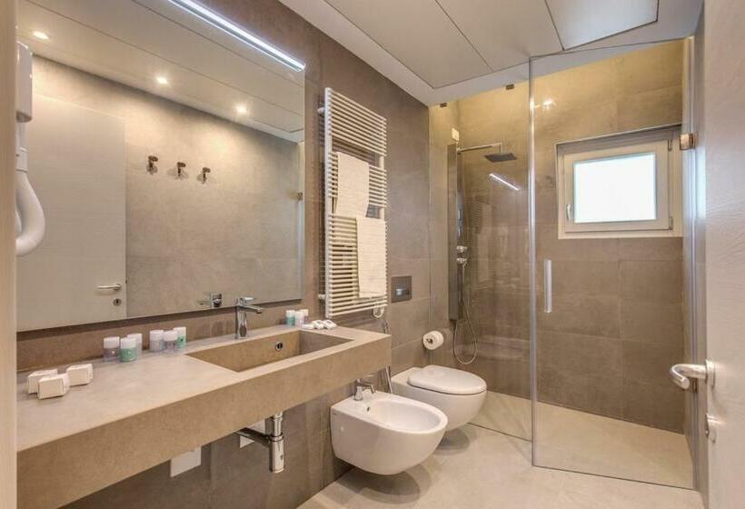 带阳台套房, Sunrise Palace