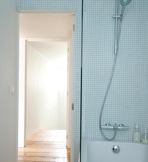 استودیو استاندارد با چشمانداز باغ, B&b Home & The City