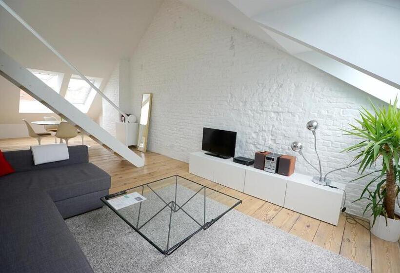 استودیو استاندارد با چشمانداز باغ, B&b Home & The City