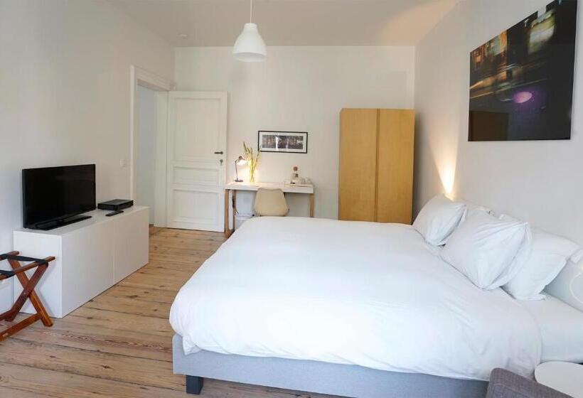 اتاق استاندارد با تخت بزرگ, B&b Home & The City