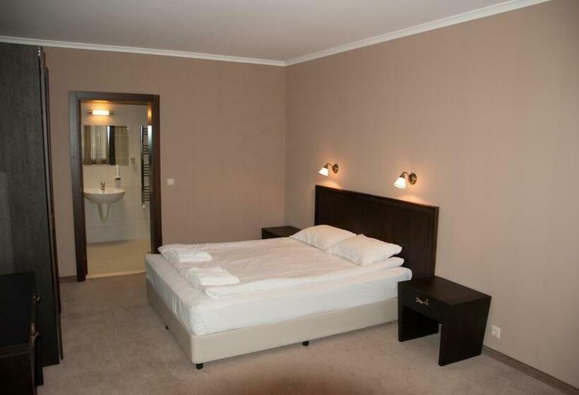 סוויטת ג'וניור, Everest