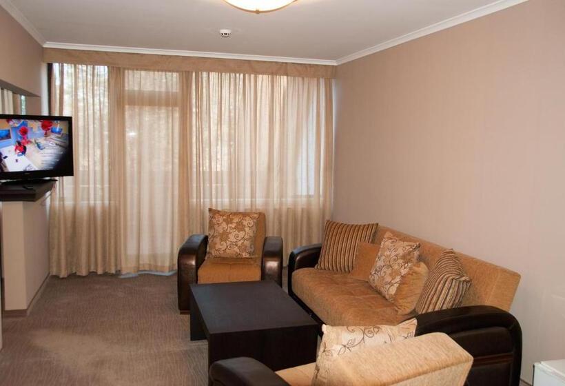 סוויטת ג'וניור, Everest