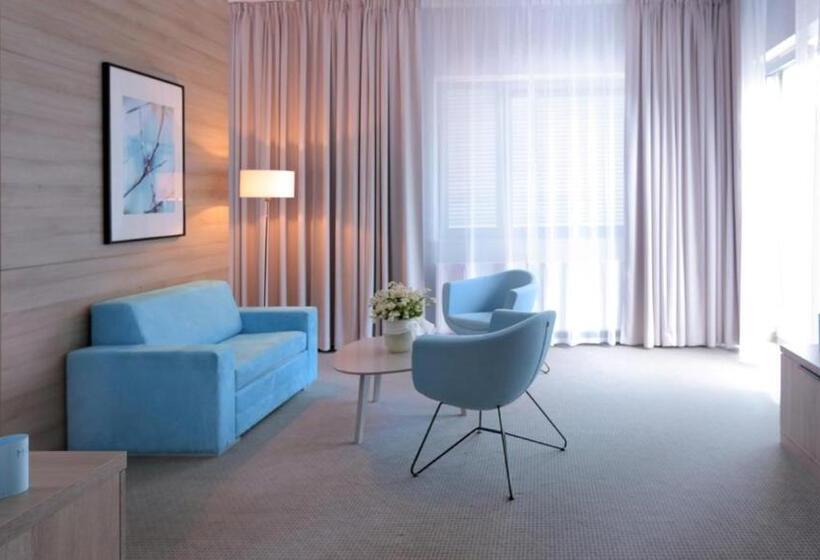 סוויטת ג'וניור, Fairplayce