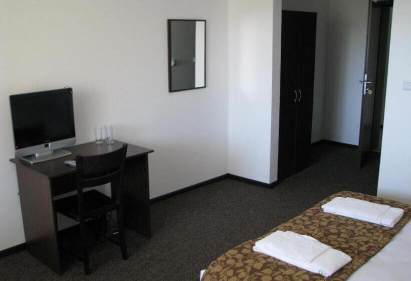 스탠다드 트리플 룸, Park Hotel Eagle Stone