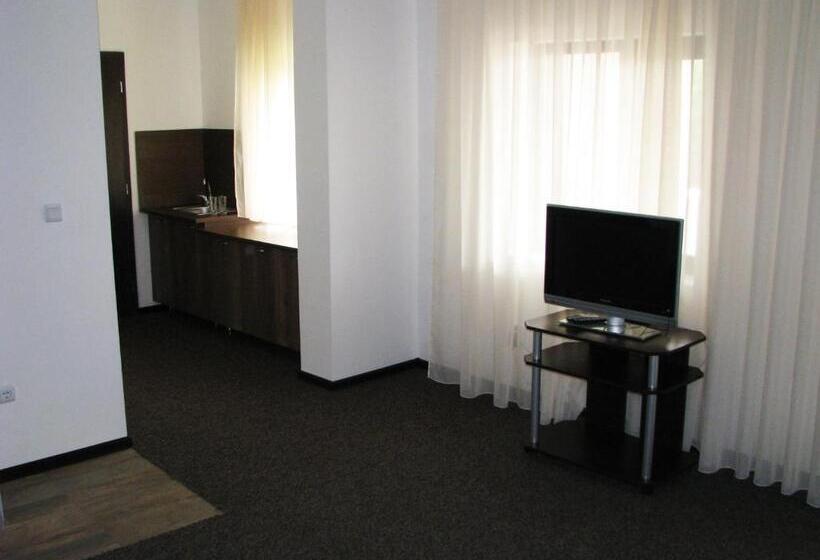 1 Bedroom Apartment Lake View, Park Hotel Eagle Stone