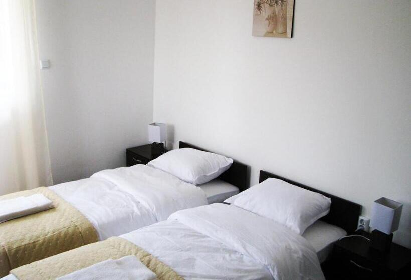 이코노미 트리플 룸, Park Hotel Eagle Stone