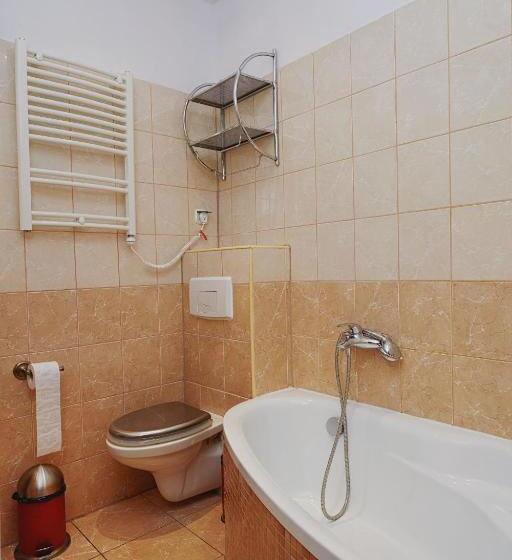 דירת חדר, Rembrandt Apart