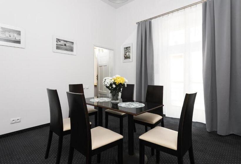 דירת חדר, Rembrandt Apart