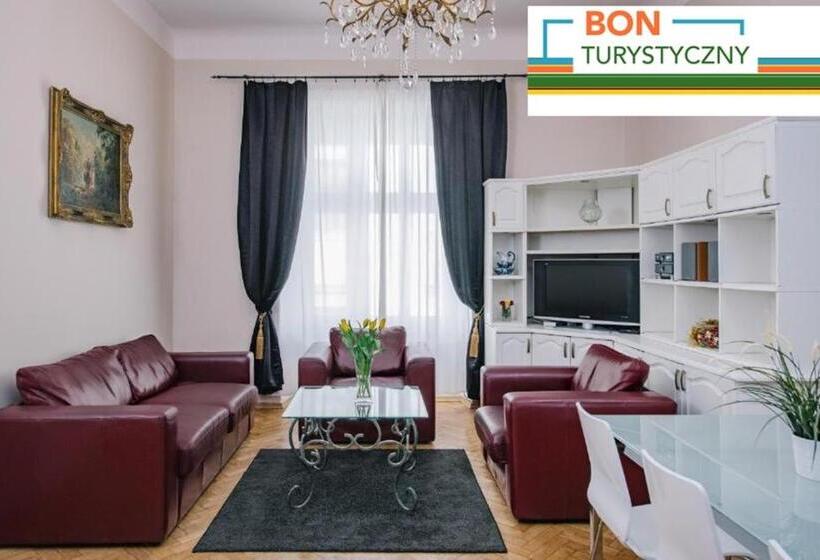 דירת שלושה חדרים, Rembrandt Apart