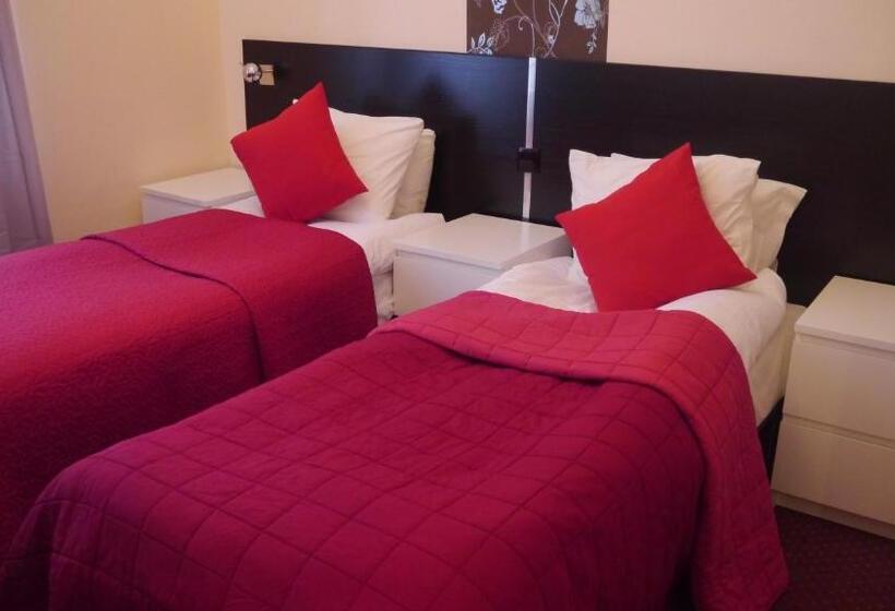 דירת שלושה חדרים, Rembrandt Apart