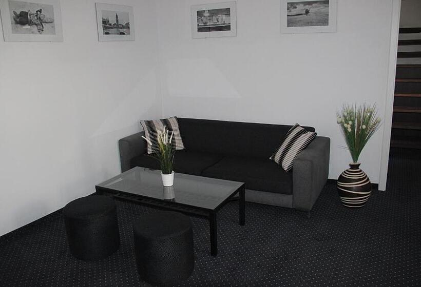 דירת חדר, Rembrandt Apart