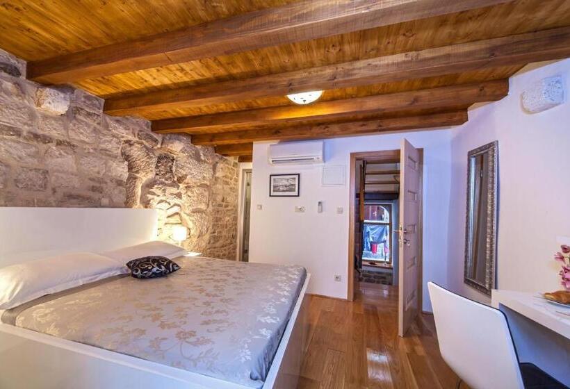 اتاق استاندارد, Villa Split Heritage