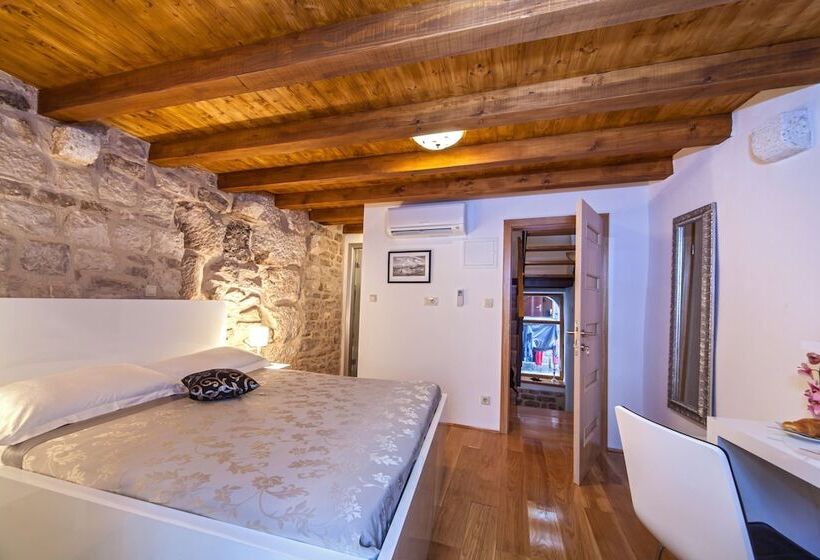 اتاق استاندارد, Villa Split Heritage