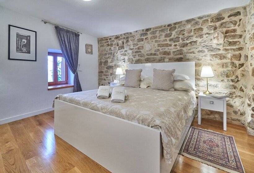 اتاق استاندارد, Villa Split Heritage