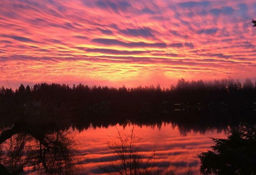 디럭스 스위트, Cottage Lake Bed And Breakfast