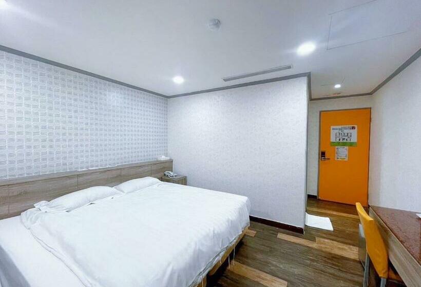 اتاق استاندارد, A22 Wei Lu