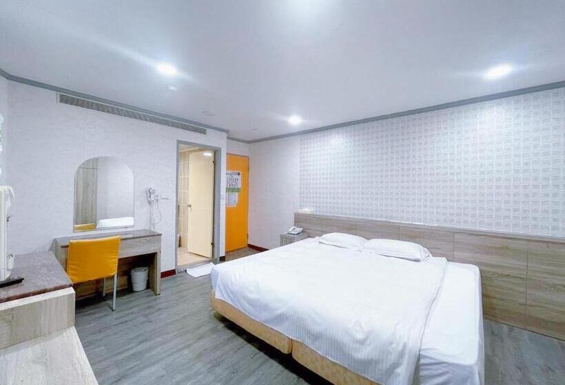 اتاق سوپریور, A22 Wei Lu