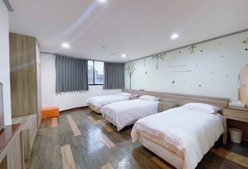 اتاق استاندارد سه نفره, A22 Wei Lu