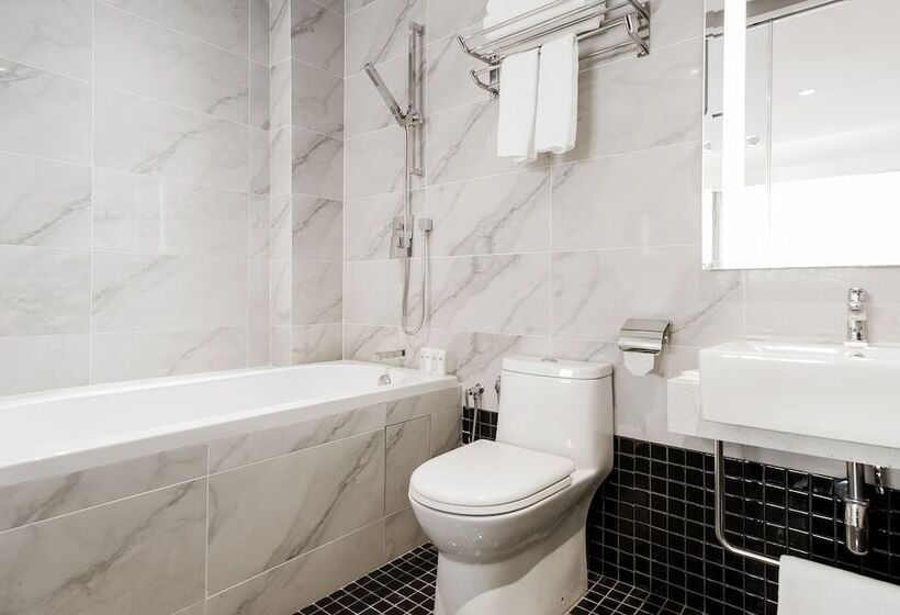 سوییت خانوادگی, Bello & Bella Boutique