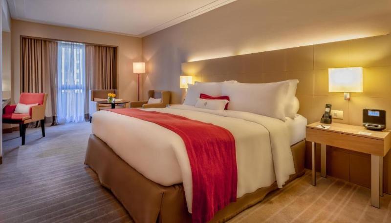 غرفة ديلوكس, Five 2