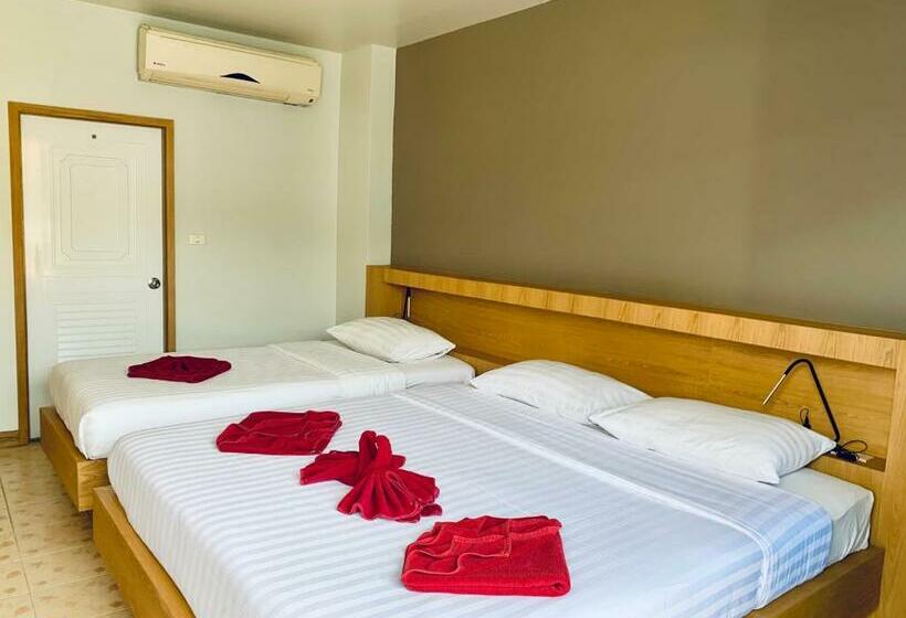 스탠다드 트리플 룸, Room Actually