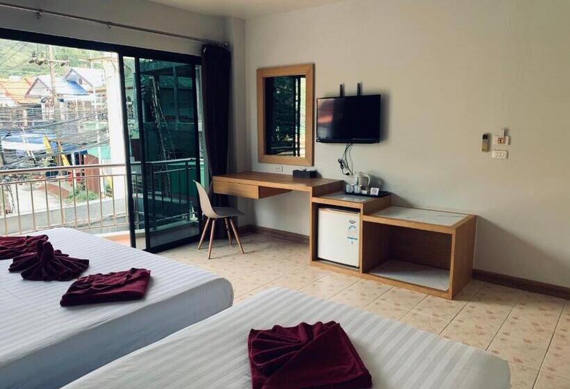 스탠다드 트리플 룸, Room Actually