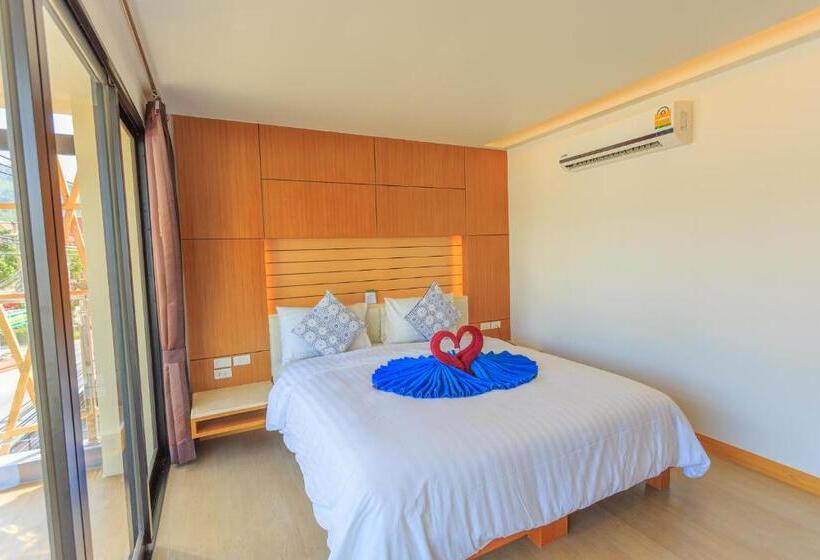 디럭스 룸, Room Actually