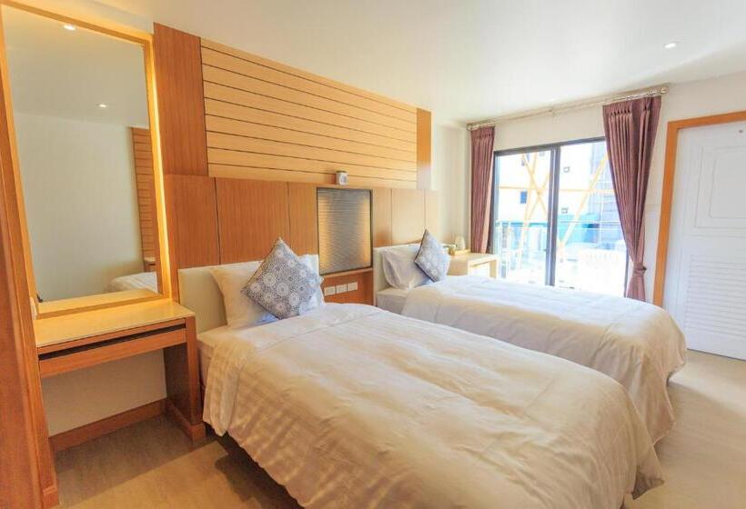 디럭스 룸, Room Actually