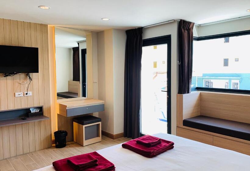 스탠다드 룸 킹사이즈 침대, Room Actually