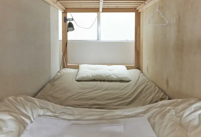 Vuode Makuusalissa, Osaka Guest House Sakura