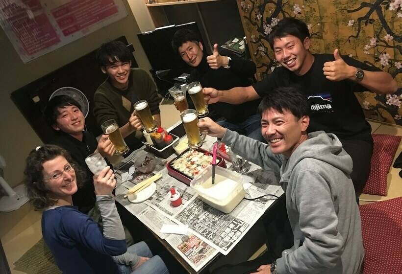 ルームシェアのワンベッド, Osaka Guest House Sakura