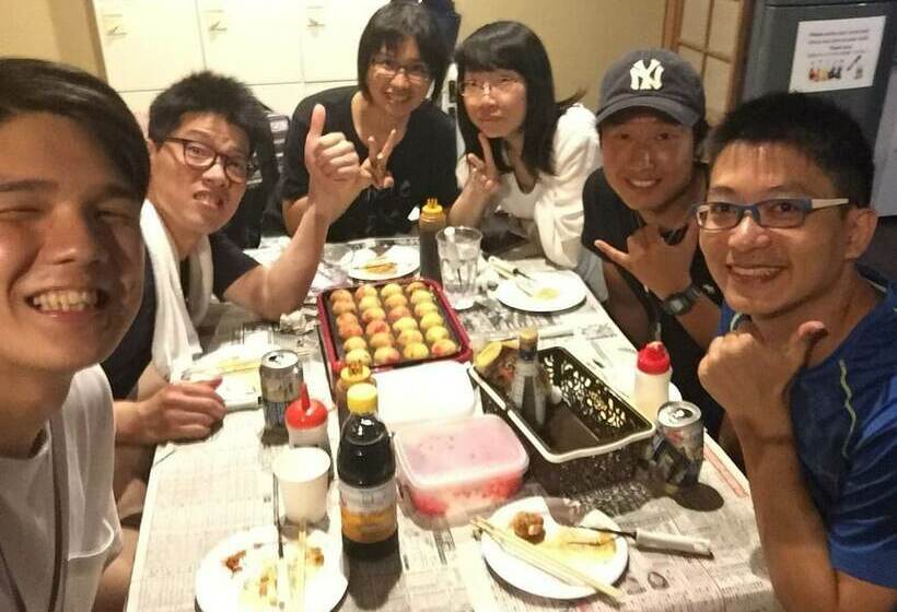 ルームシェアのワンベッド, Osaka Guest House Sakura