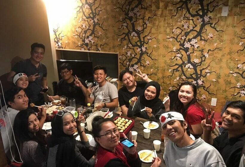 ルームシェアのワンベッド, Osaka Guest House Sakura