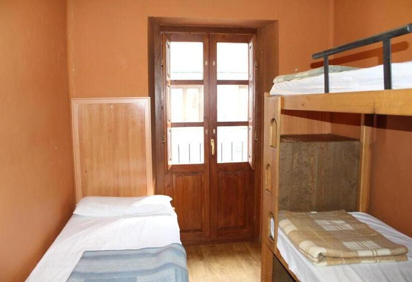 Номер Стандарт Трехместный, Albergue Refugio Sargantana