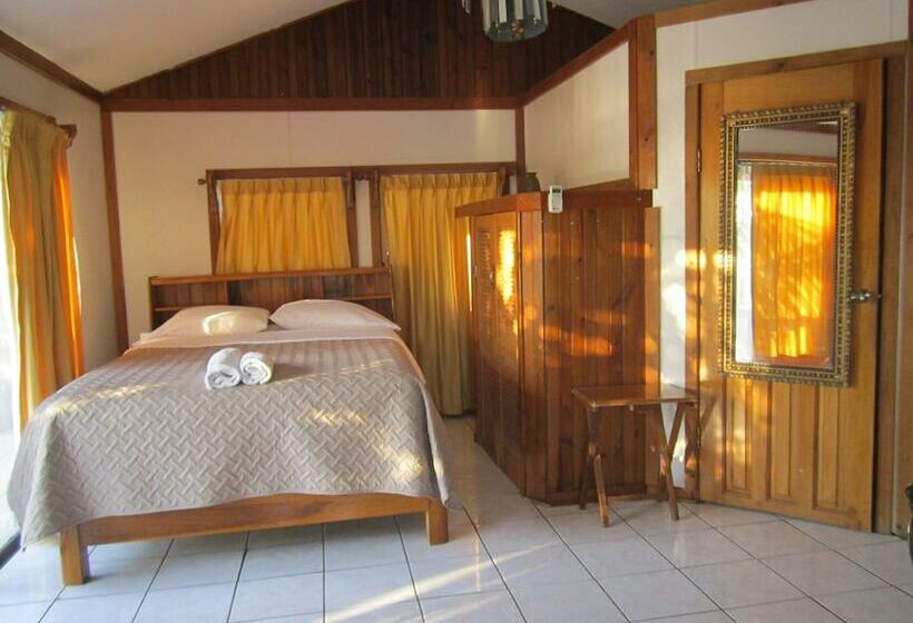 کابین, Coconut Tree West Bay