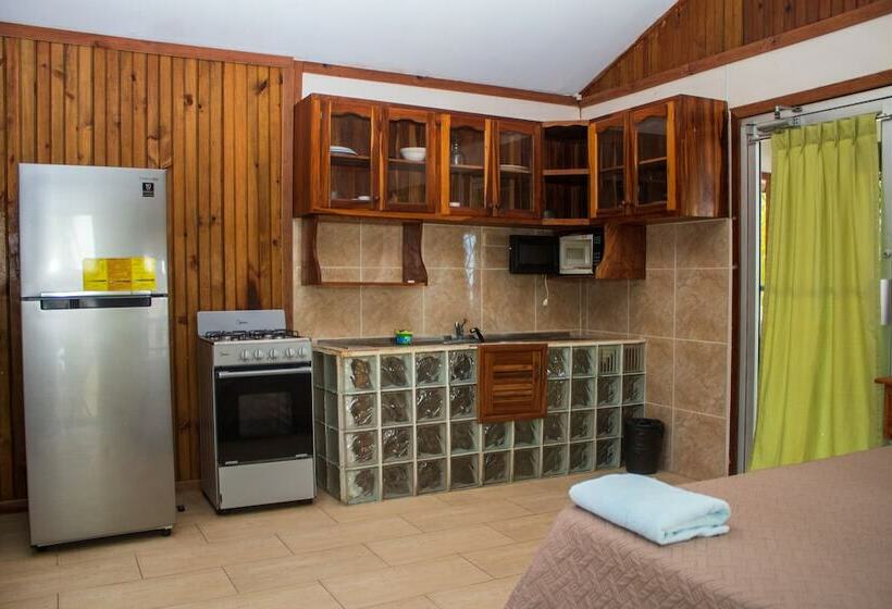 کابین, Coconut Tree West Bay