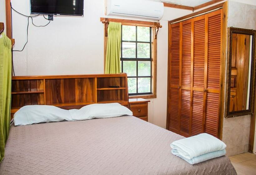 کابین, Coconut Tree West Bay