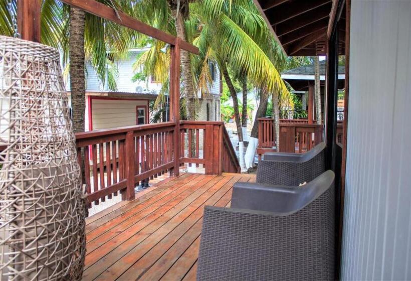 بانگلوی استاندارد با چشمانداز دریا, Coconut Tree West Bay