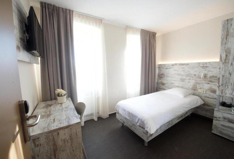 اتاق استاندارد یک نفره, Il Piccolo Mondo