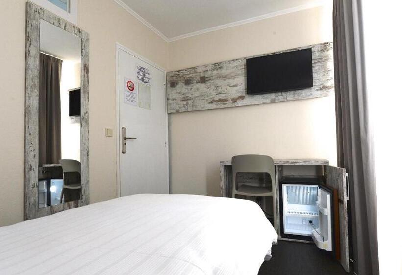 اتاق استاندارد یک نفره, Il Piccolo Mondo