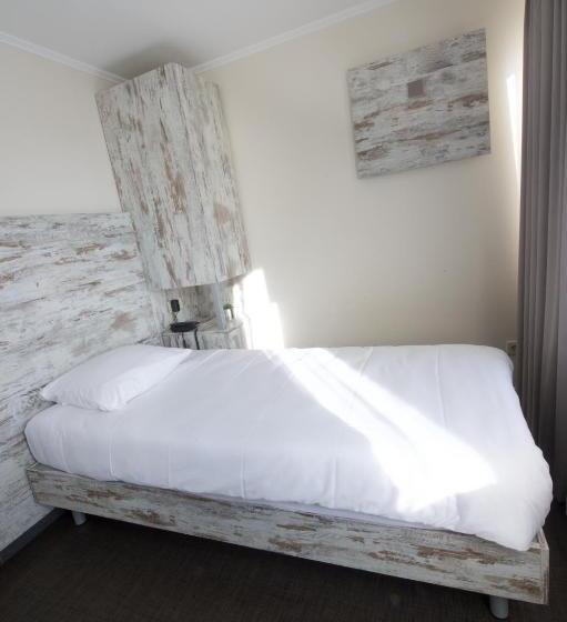 اتاق استاندارد یک نفره, Il Piccolo Mondo