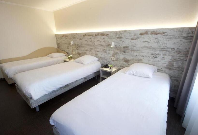 اتاق استاندارد سه نفره, Il Piccolo Mondo