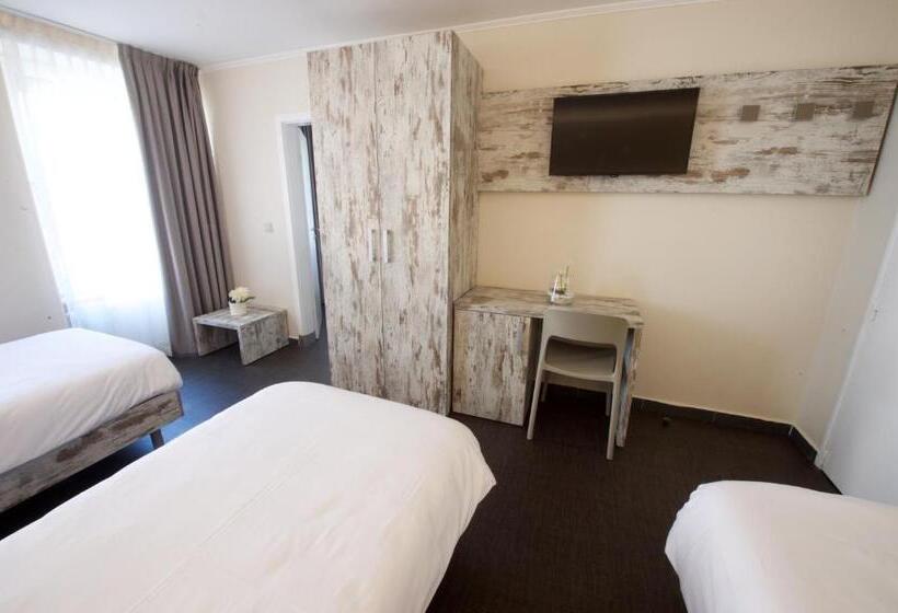 اتاق استاندارد سه نفره, Il Piccolo Mondo