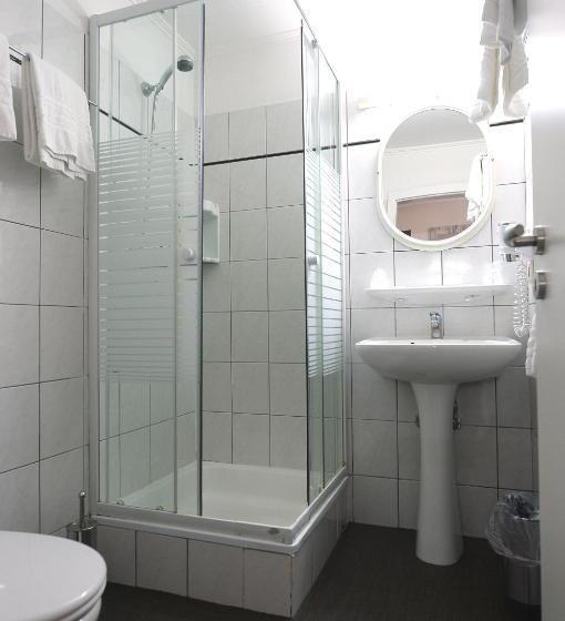 اتاق استاندارد, Il Piccolo Mondo