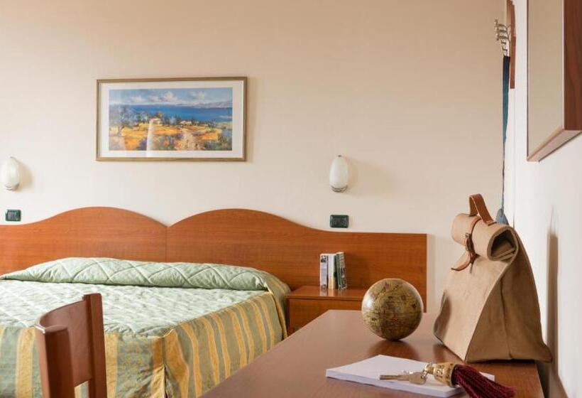 סוויטה משפחתית, La Fenice E Sole