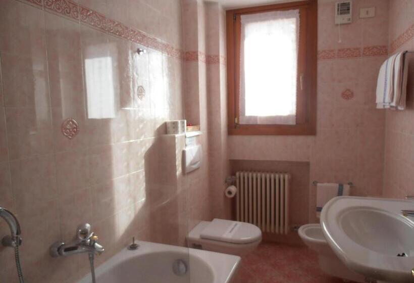 스탠다드 룸, Lyskamm